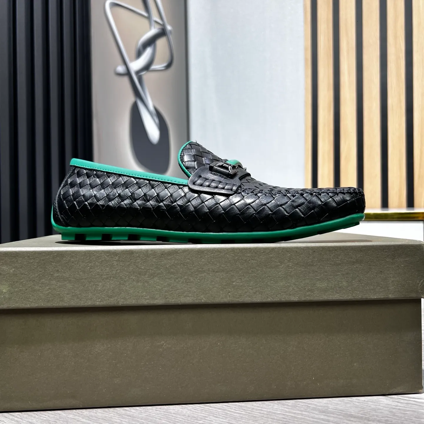 Ex-factory price 500 BV〰️Purely handmade classic men's beanie shoes👉👉driving shoes, slip-on shoes, made of imported cowhide woven from Italy, 💕water-dyed cowhide lining, 🔊original outsole, waterproof platform design, comfortable on the feet. A good choice for traveling and driving, two colors available, code number: 38-44, (45 can be customized)